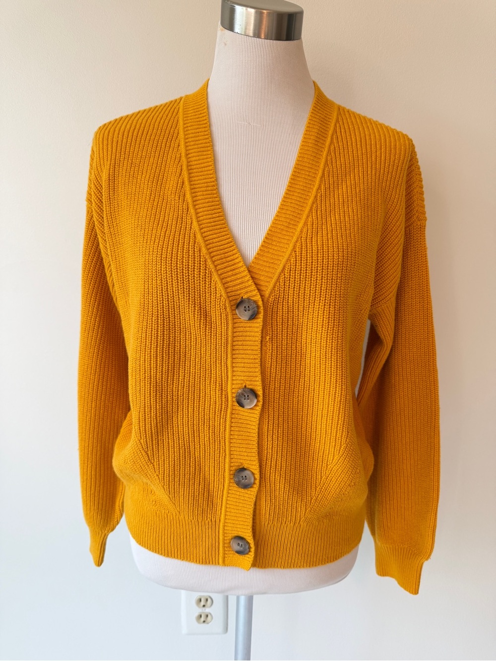 Loft NWT Mustard Yellow Cropped V Neck Cardigan Button Cottagecore, Petite Large
